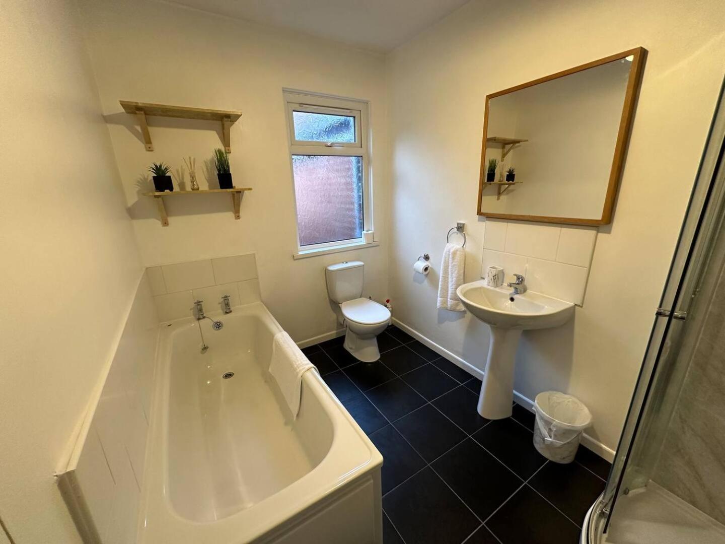 Vila 2Br Stylish Ormeau Road House Belfast Exteriér fotografie