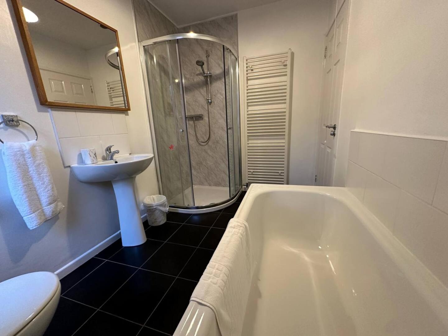 Vila 2Br Stylish Ormeau Road House Belfast Exteriér fotografie